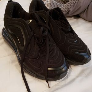 Selling a good pair of Nike's